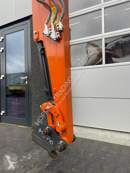 Escavadora Hitachi ZX33U-6 | A/C