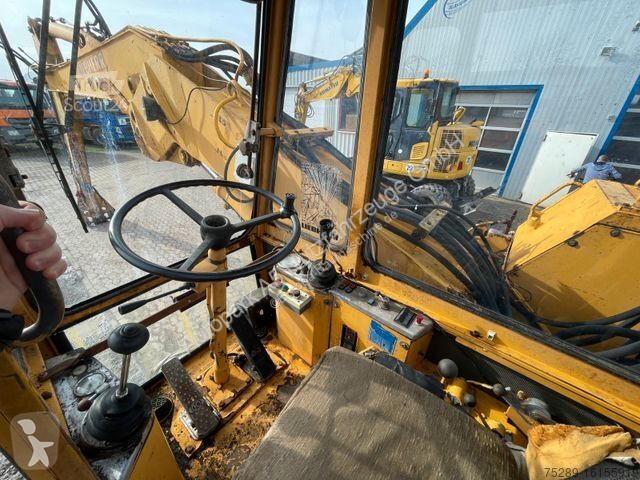 Excavator Liebherr A 911 C Umschlagbagger...