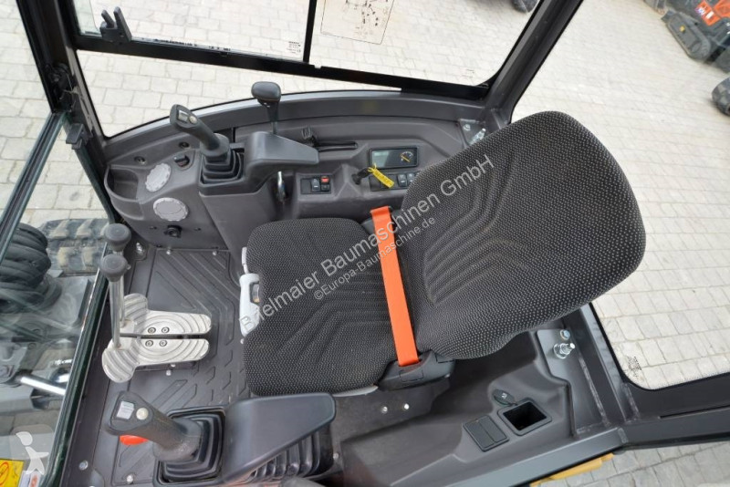 Escavadora Volvo EC 27 D