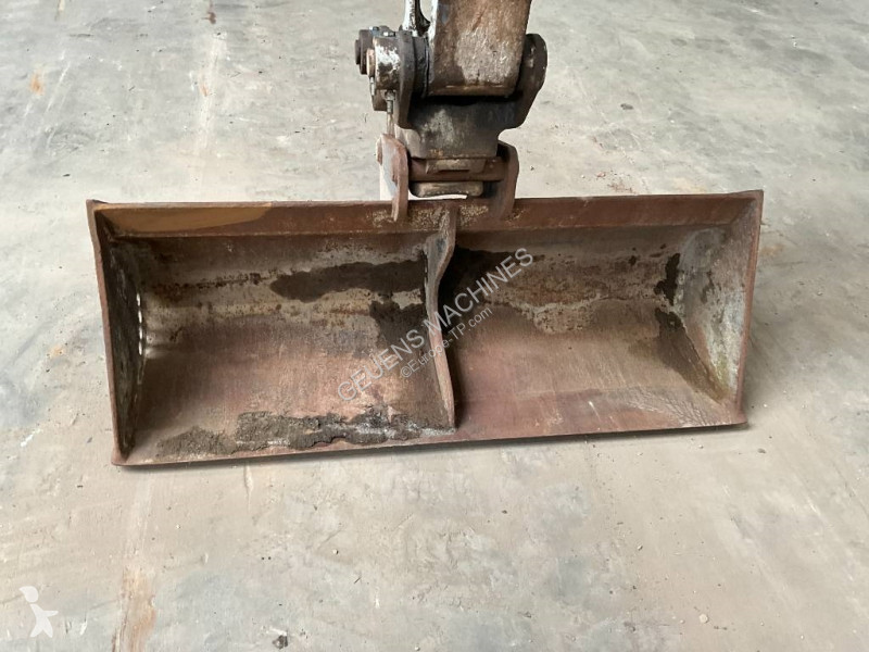 Escavadora Takeuchi