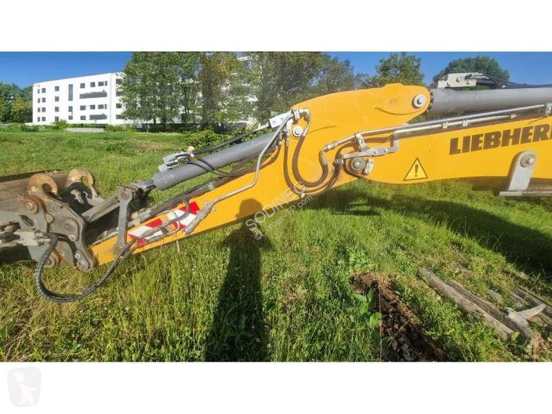 Lopatový nakládač Liebherr A COMPACT