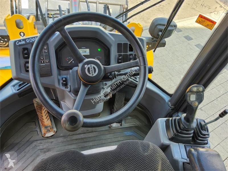 Nakladač Volvo 30G