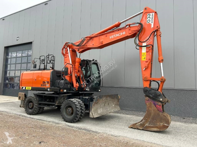 Lopatový nakládač Hitachi ZX220W-5B