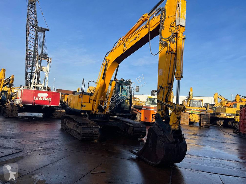 Excavator JCB
