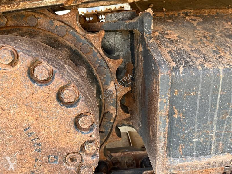 Escavadora Komatsu -11