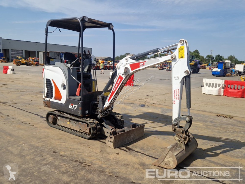 جرافة Bobcat E17