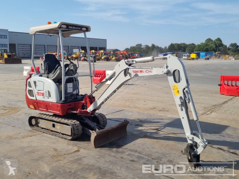 Escavadora Takeuchi TB216