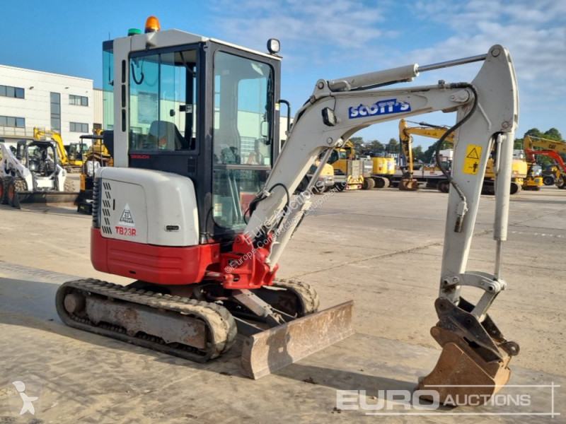 Escavatore Takeuchi
