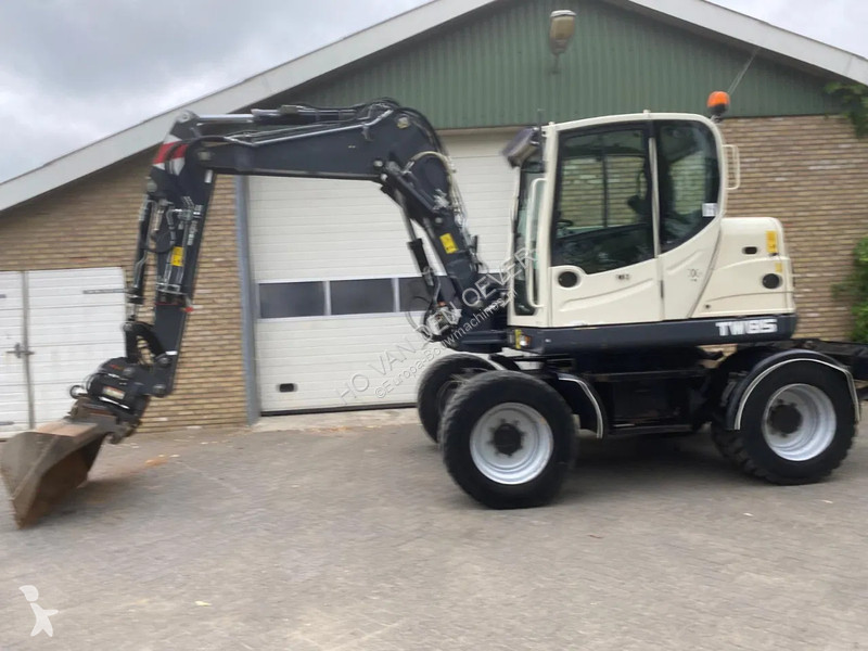 Excavator Terex