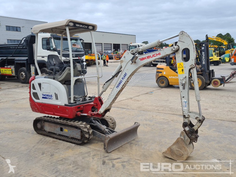Escavadora Takeuchi TB216