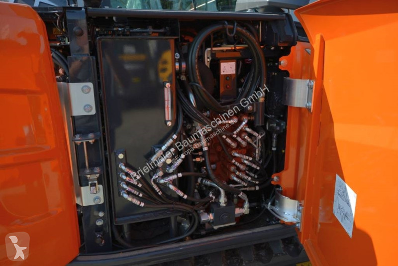 Escavadora Hitachi ZX 95 USB-7