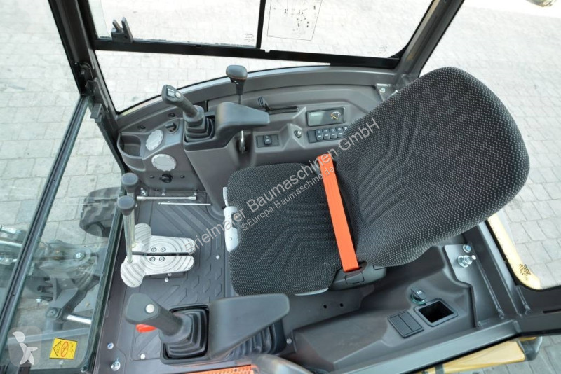 جرافة Volvo EC 18 E