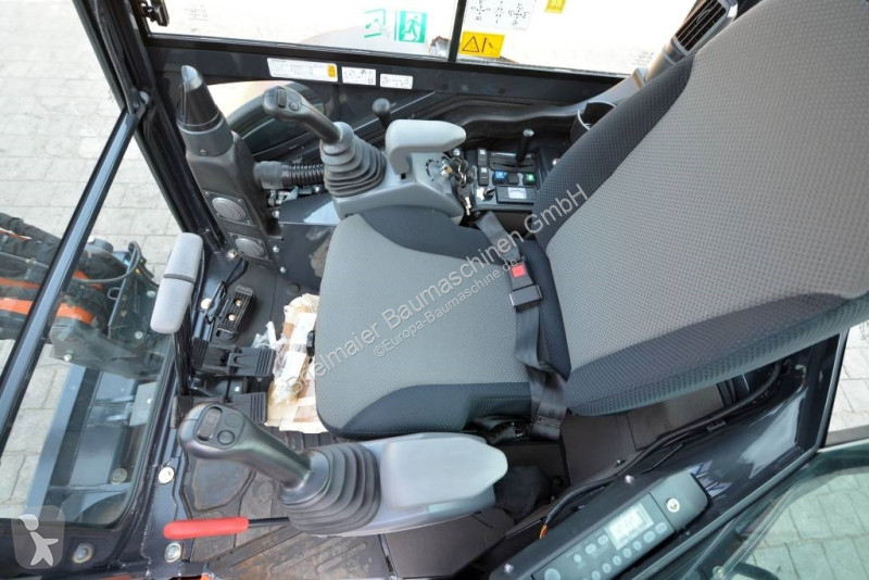 Escavadora Hitachi ZX 26 U-6