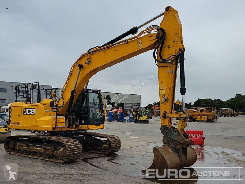 جرافة JCB 220XLC