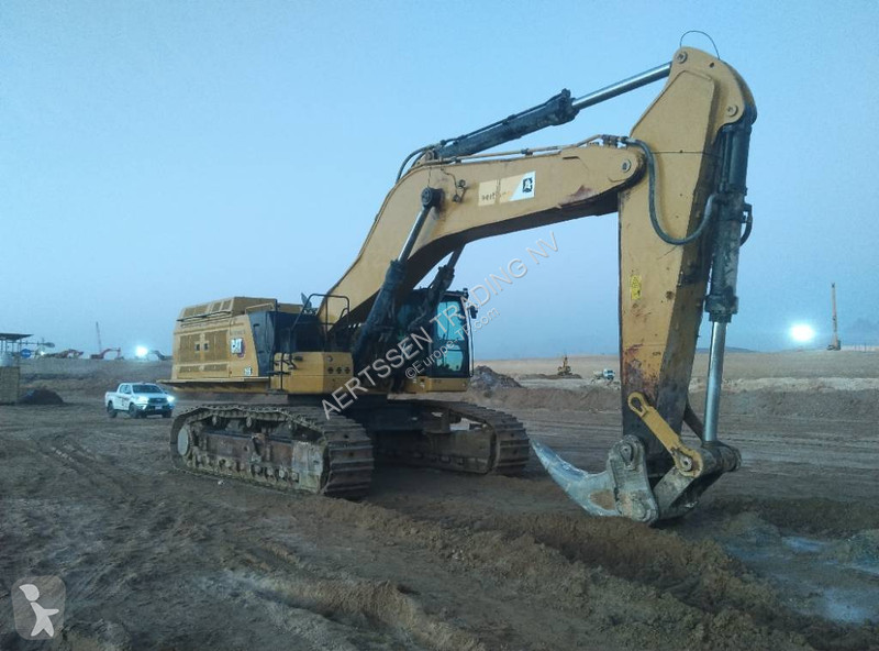 Lopatový nakládač Caterpillar 395 (Saudi Arabia)