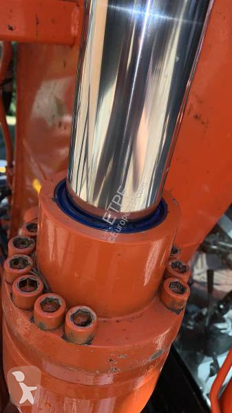 Excavadora Hitachi ZX 135US-6