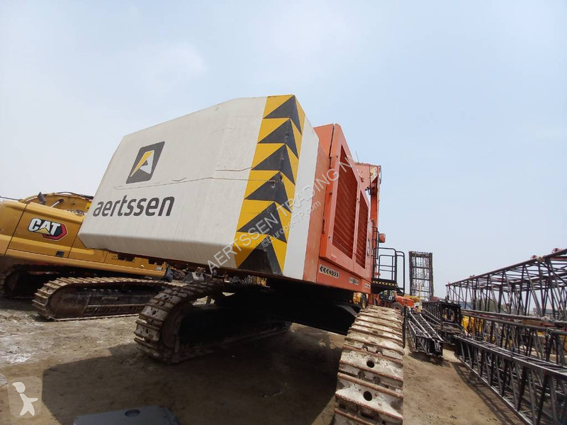 Excavator Hitachi Longreach 28m (Abu Dhabi)