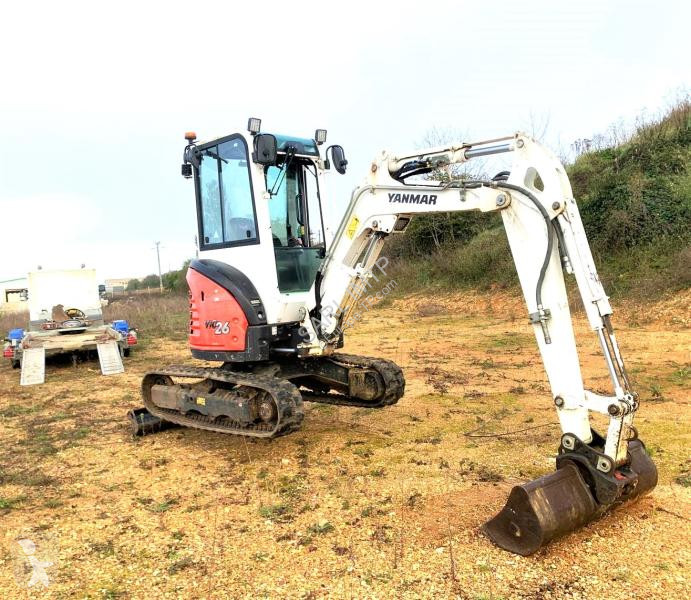Escavatore Yanmar 3 GODETS VIO26-6