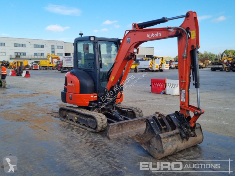 Lopatový nakládač Kubota KX037-4