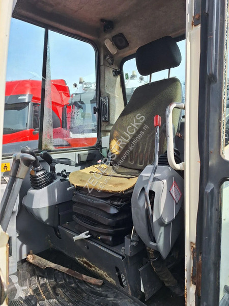 Escavadora Kubota KX080