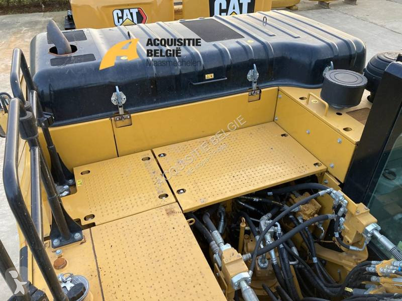 Lopatový nakládač Caterpillar 326FL