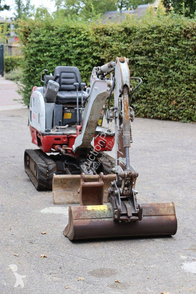 جرافة Takeuchi TB216