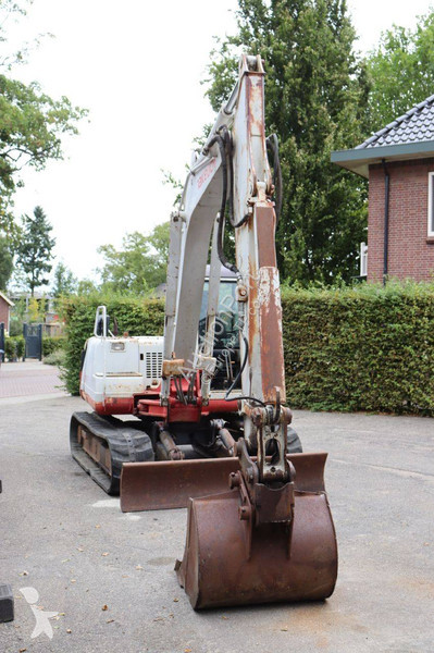 جرافة Takeuchi