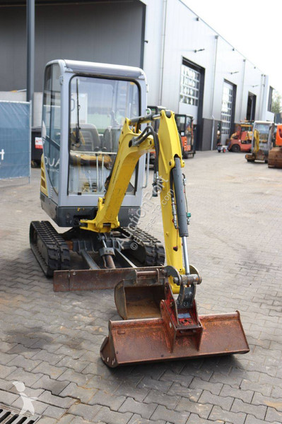 Escavadora Neuson 1404