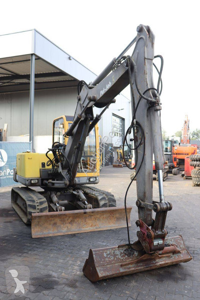 Escavadora Pel Job 233