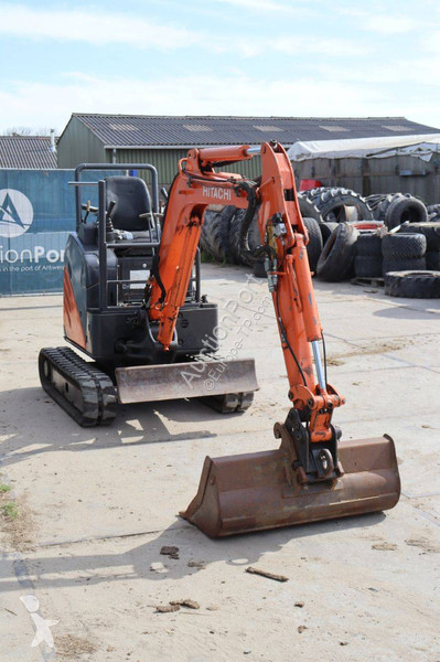 Escavatore Hitachi ZX17U