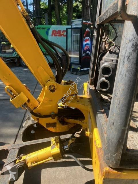 جرافة JCB