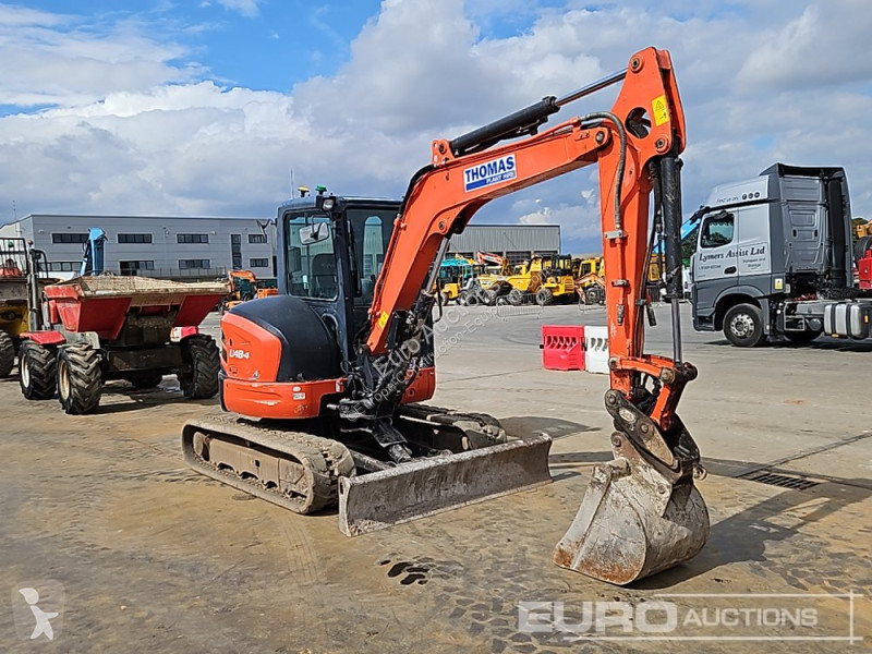 Lopatový nakládač Kubota U48-4
