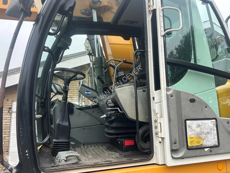 Escavadora Liebherr A