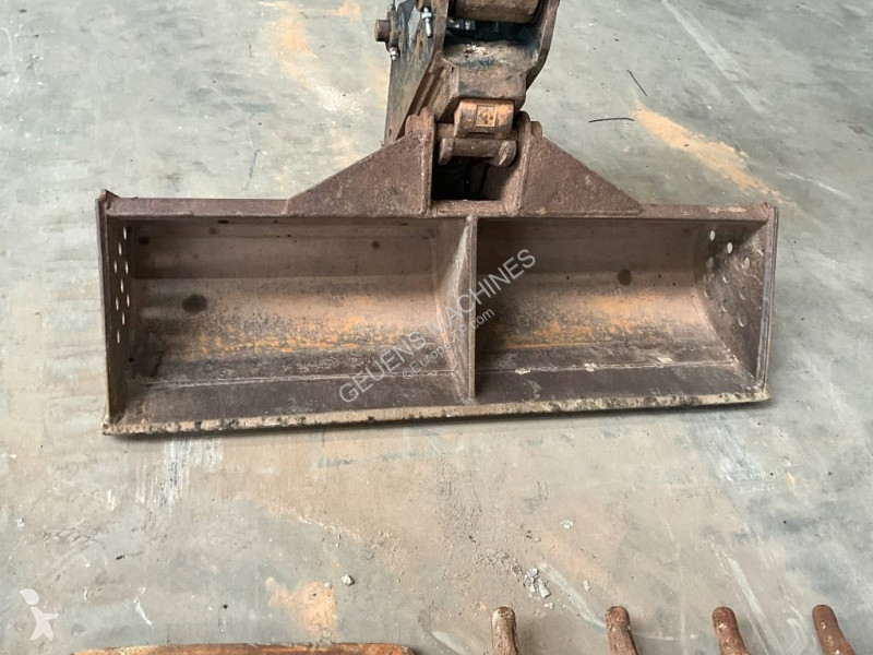 Escavadora Takeuchi