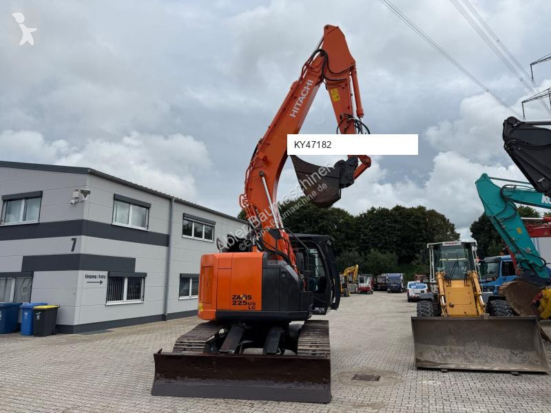 Escavadora Hitachi ZX225 USLC-5 B Kettenbagger...