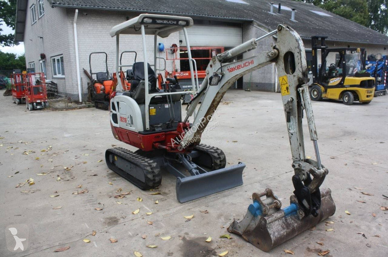 Graafmachine Takeuchi TB216