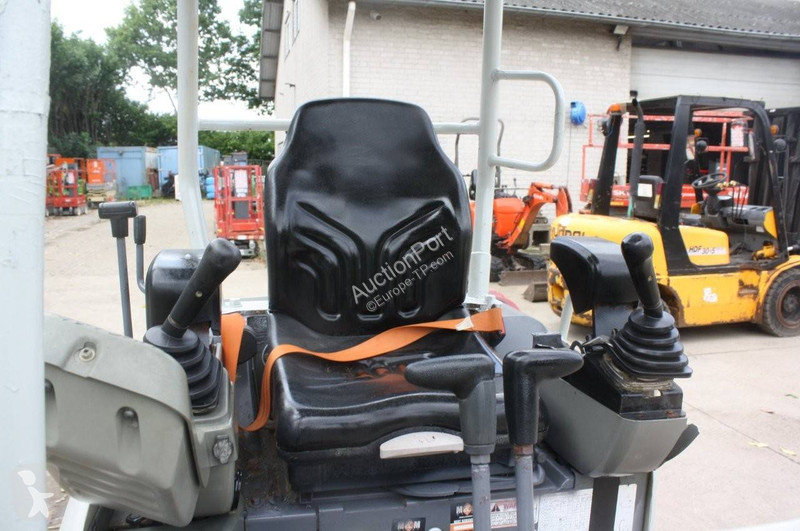 Graafmachine Takeuchi TB216
