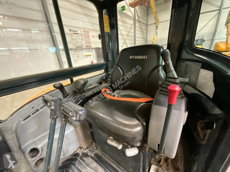 Escavadora Hyundai Robex 30 Z-9 AK