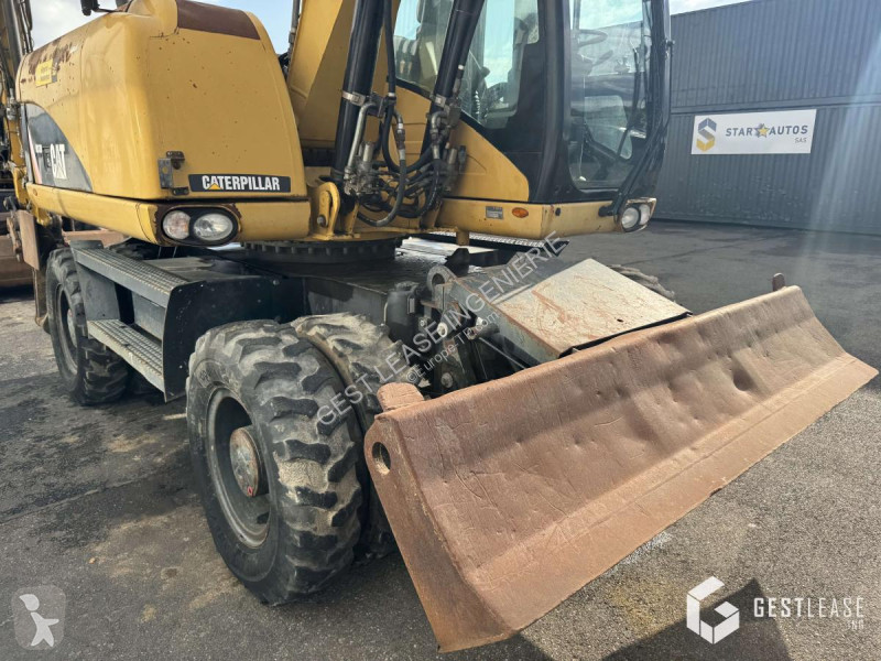 Escavatore Caterpillar D