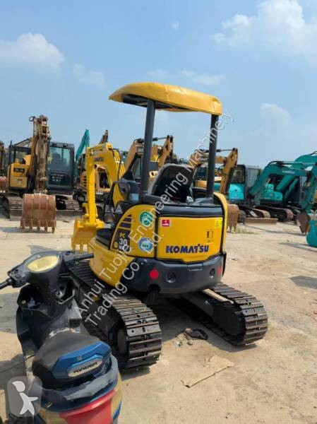 جرافة Komatsu