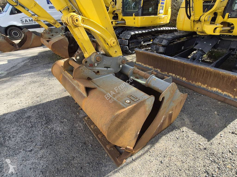 جرافة Komatsu PC80MR-5