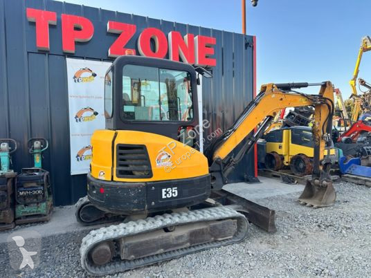Lopatový nakládač Bobcat e35 cabine à 23500 € ht