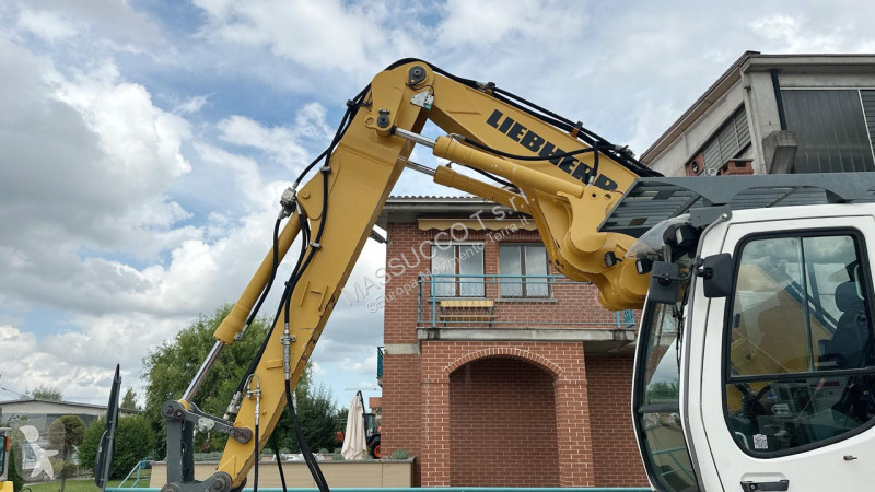 جرافة Liebherr R317