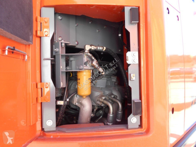 Экскаватор Hitachi ZX225-US6