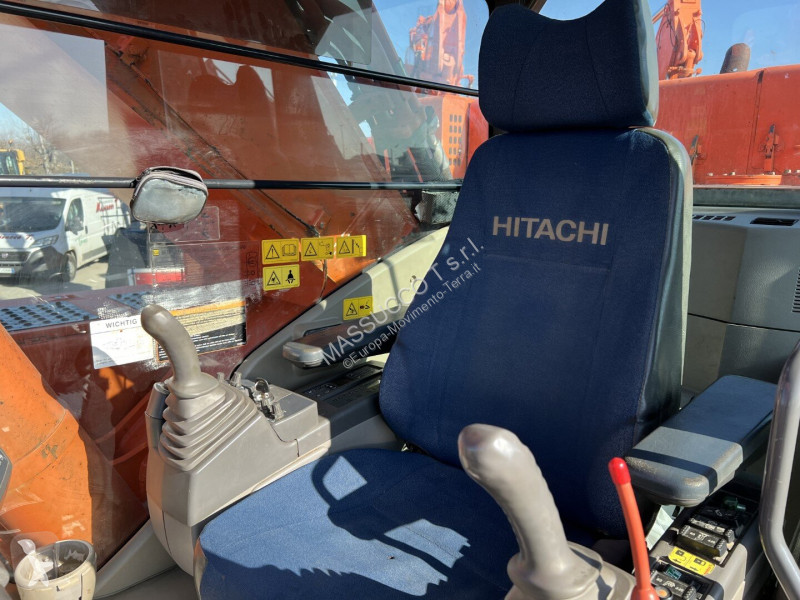 Escavatore Hitachi