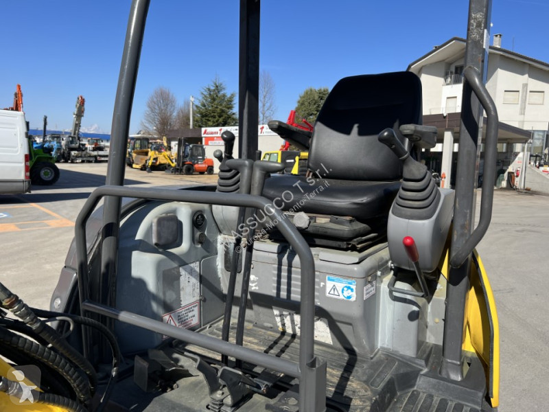 Escavatore New Holland E29B