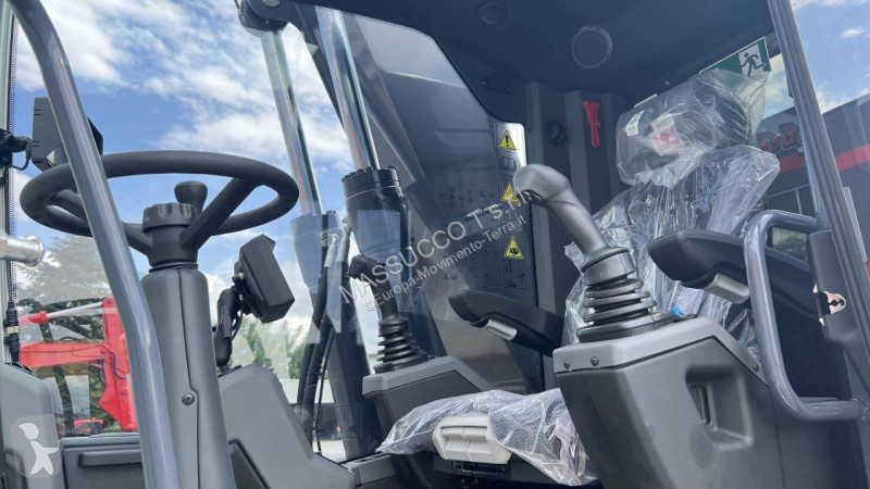 جرافة Terex TWH 220 S5
