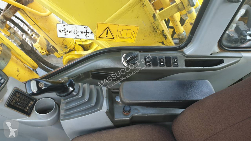 جرافة New Holland
