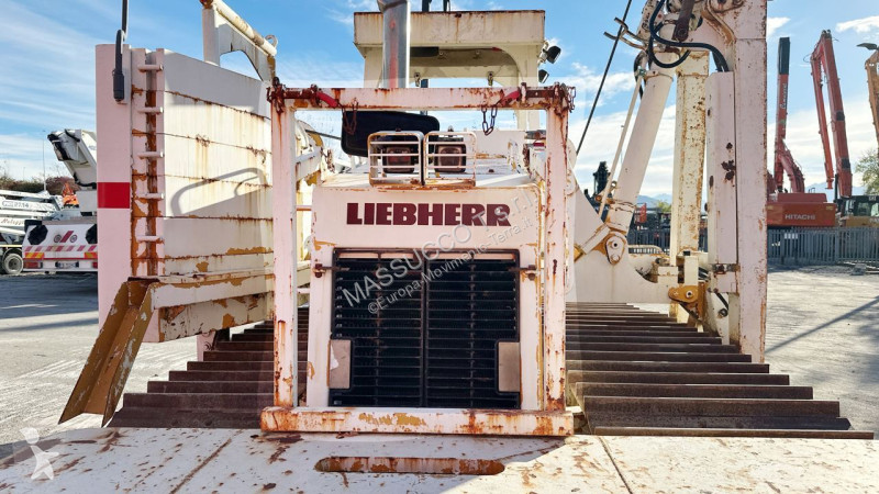 جرافة Liebherr RL 22 B