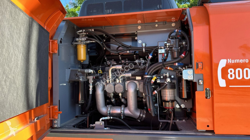 Экскаватор Hitachi 7